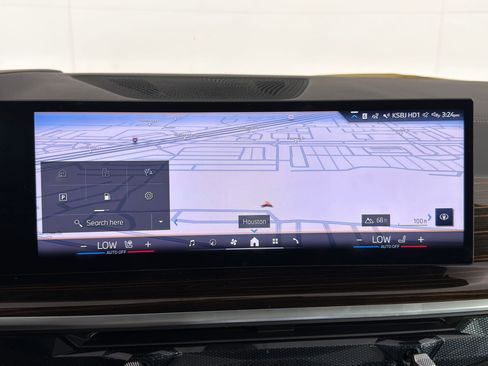 Used 2026 BMW X5 sDrive40i w/ Climate Comfort Package image 25