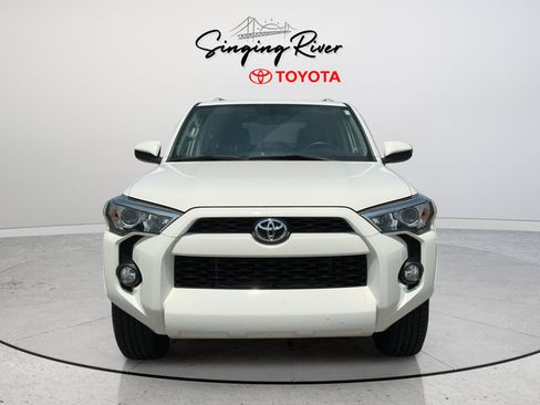 Used 2016 Toyota 4Runner SR5 RWD image 2