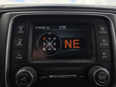 Used 2018 RAM 1500 Express AWD/4WD image 23