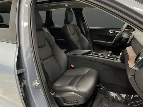Used 2024 Volvo XC60 B5 Plus w/ Climate Package image 32