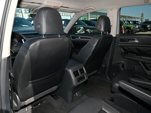 Used 2019 Volkswagen Atlas SE FWD image 18