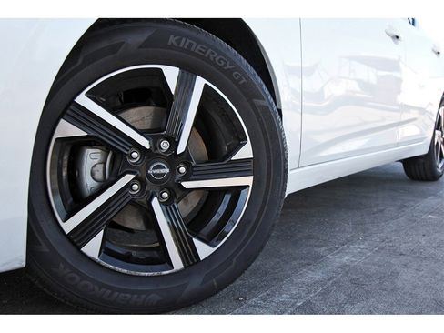 Used 2025 Nissan Sentra SV image 29