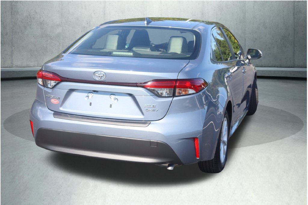 Used 2026 Toyota Corolla XLE FWD image 25