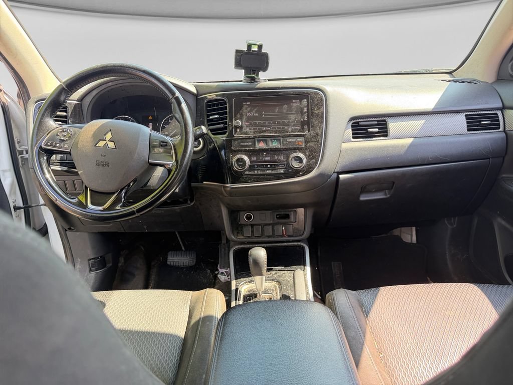 Used 2017 Mitsubishi Outlander SE FWD image 23