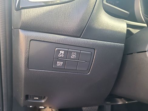 Used 2016 MAZDA MAZDA3 i Sport w/ Preferred Equipment Package FWD image 20