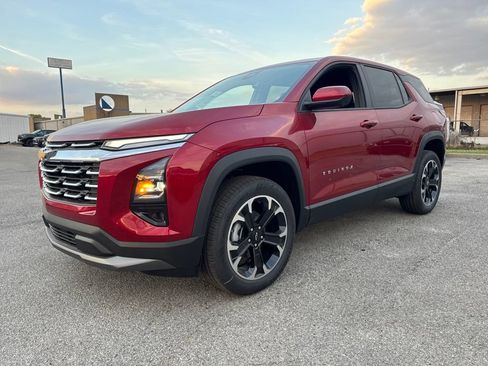 New 2026 Chevrolet Equinox LT w/ Convenience Package II image 2