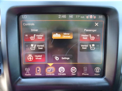 Used 2015 Jeep Cherokee 4WD Limited w/ Luxury Group image 29
