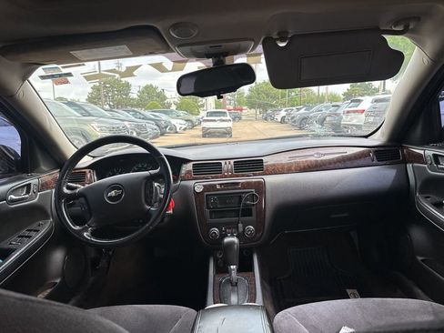 Used 2014 Chevrolet Impala LT w/ LT Sunroof Package FWD image 13
