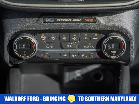 Used 2021 Ford Escape SE w/ SE Sport Appearance Package image 26