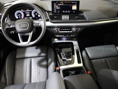Certified 2025 Audi Q5 2.0T Premium w/ Convenience Plus Package image 12