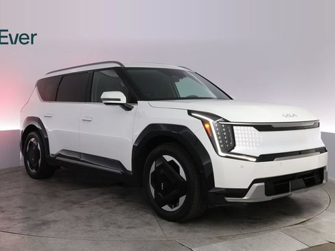 Used 2024 Kia EV9 Land AWD/4WD image 13