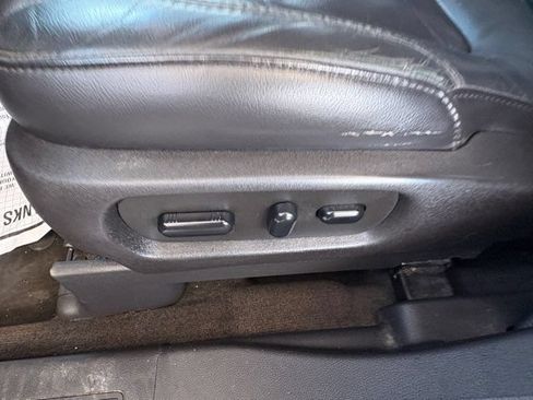 Used 2015 Ford Explorer XLT w/ Equipment Group 202B FWD image 24