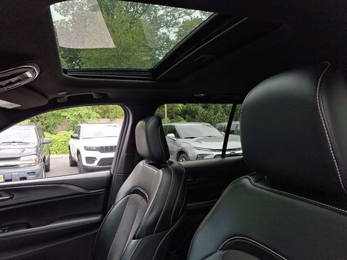 Certified 2023 Jeep Grand Cherokee Altitude image 24