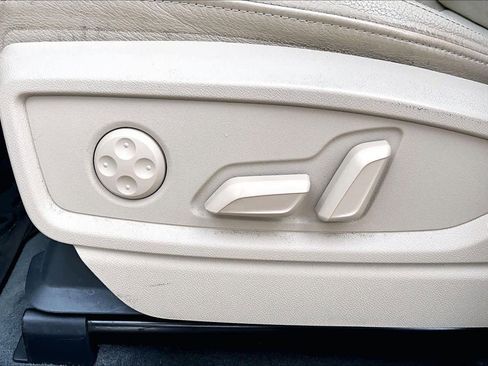 Used 2019 Audi Q5 2.0T Premium Plus w/ Premium Plus Package image 32