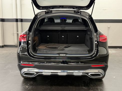 Used 2025 Mercedes-Benz GLC 350e 4MATIC image 16