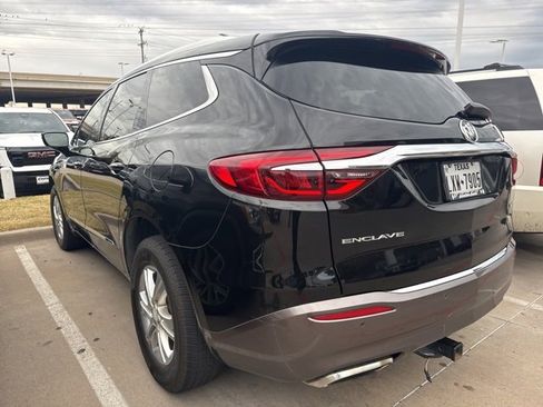 Used 2018 Buick Enclave Essence image 4