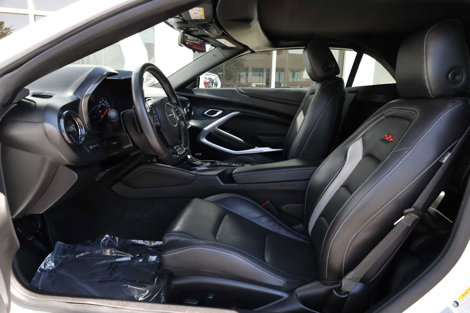 Used 2020 Chevrolet Camaro SS RWD image 4