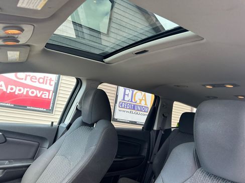 Used 2011 Chevrolet Traverse LT w/ Personal Connectivity Package image 19