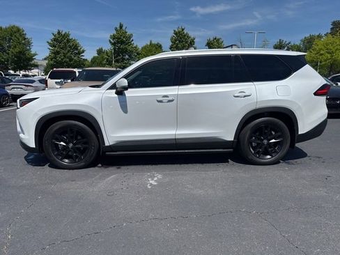 Used 2024 Toyota Grand Highlander AWD image 2