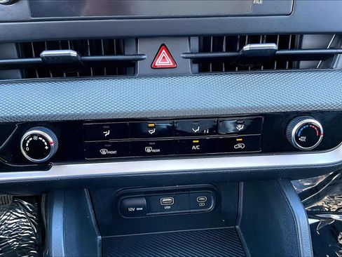 Used 2024 Kia Sportage LX image 32