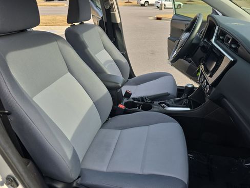 Used 2018 Toyota Corolla L image 10