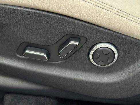 New 2026 Genesis GV70 2.5T Advanced AWD/4WD image 28