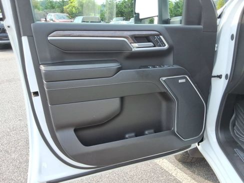 Certified 2025 Chevrolet Silverado 2500 LTZ w/ LTZ Plus Package AWD/4WD image 22