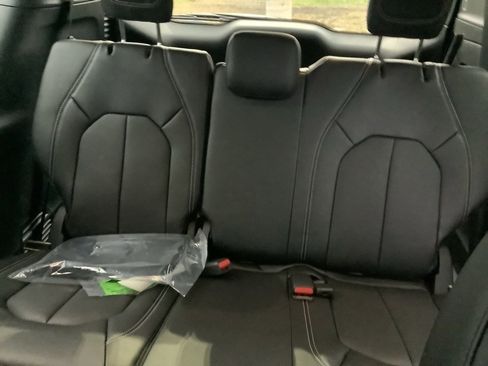 New 2026 Chrysler Pacifica Select image 12