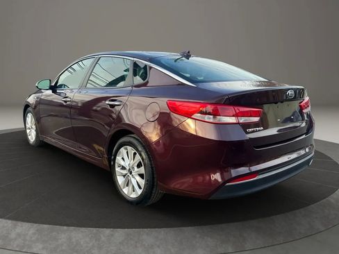 Used 2018 Kia Optima LX w/ 17" Alloy Wheels Package image 7
