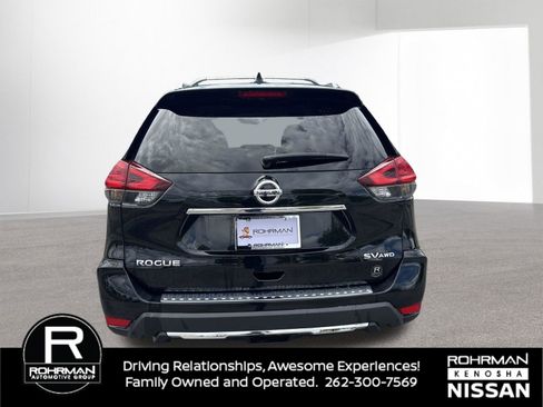 Used 2017 Nissan Rogue SV w/ SV Premium Package AWD/4WD image 6