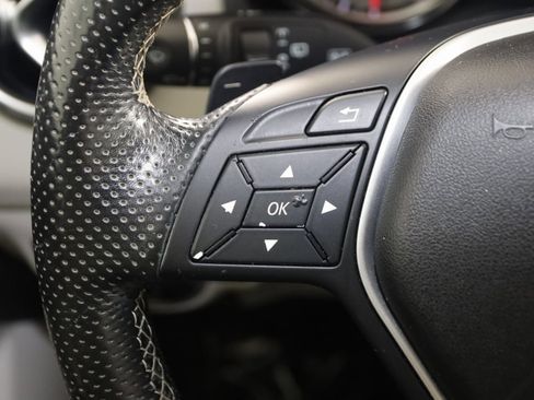 Used 2015 Mercedes-Benz GLA 250 4MATIC image 28