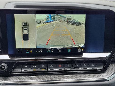 Used 2023 Chevrolet Silverado 1500 ZR2 w/ Technology Package AWD/4WD image 15