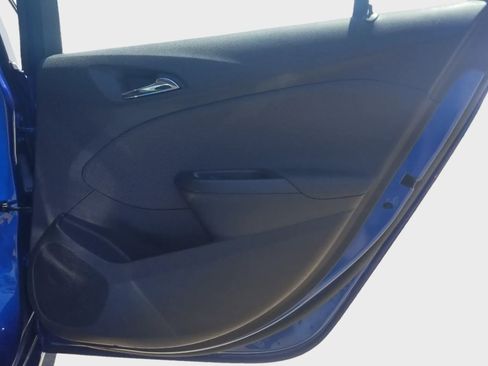 Used 2018 Chevrolet Cruze LT FWD image 12