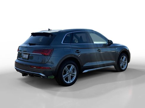 Used 2023 Audi Q5 e Premium Plus image 5
