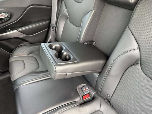 Used 2019 Jeep Cherokee Limited AWD/4WD image 19