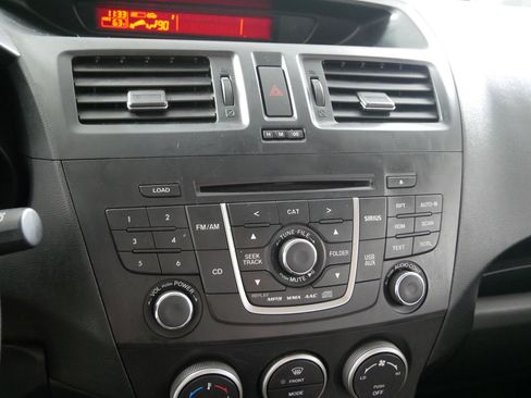 Used 2015 MAZDA MAZDA5 Sport image 22