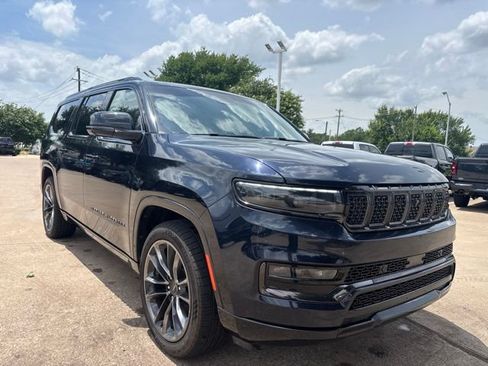 Used 2024 Jeep Compass Limited AWD/4WD image 3