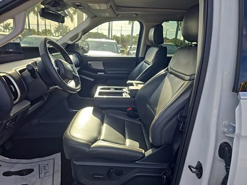 Certified 2025 Ford Expedition Max Active AWD/4WD image 5