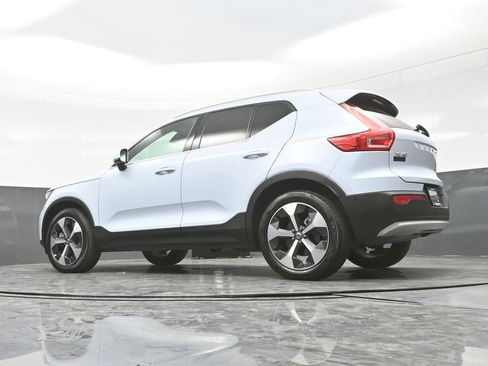 Used 2025 Volvo XC40 B5 Plus AWD/4WD image 29