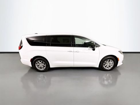 New 2026 Chrysler Voyager LX FWD image 8