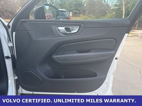 Certified 2025 Volvo XC60 B5 Plus image 9