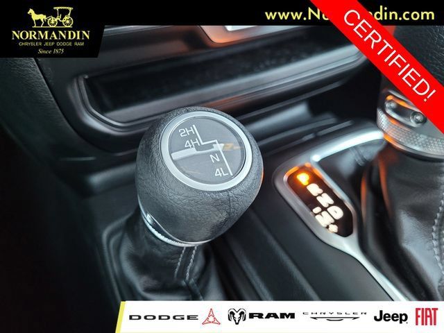 Certified 2025 Jeep Wrangler Sport AWD/4WD image 13
