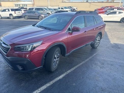 Used 2021 Subaru Outback Premium image 12