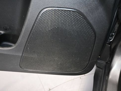 Used 2019 Jeep Cherokee Limited FWD image 14