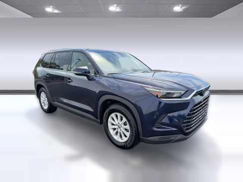 Used 2025 Toyota Grand Highlander FWD image 7