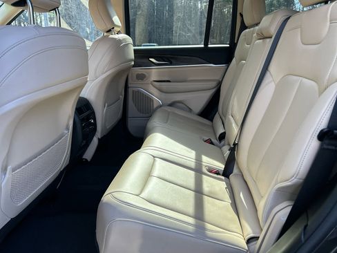 Used 2022 Jeep Grand Cherokee Limited image 35