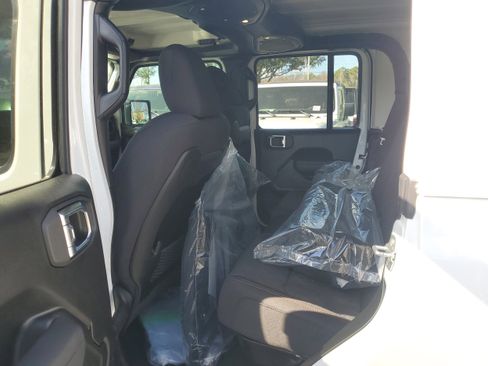 New 2026 Jeep Gladiator Mojave w/ Safety Group AWD/4WD image 6