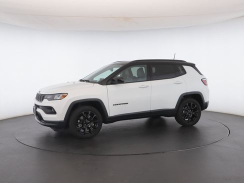 Used 2024 Jeep Compass Latitude w/ Sun and Sound Group image 42