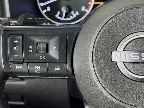 Used 2024 Nissan Rogue SV w/ SV Premium Package FWD image 13