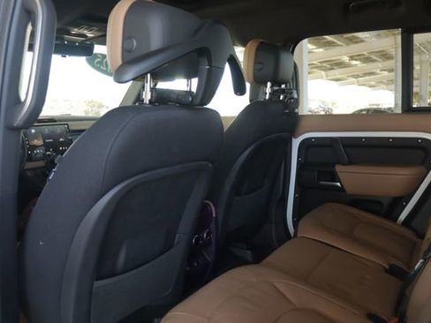 Used 2025 Land Rover Defender 110 V8 image 28